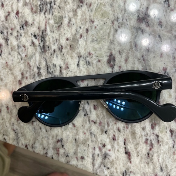 Black Moncler Sunglasses - Picture 4 of 6
